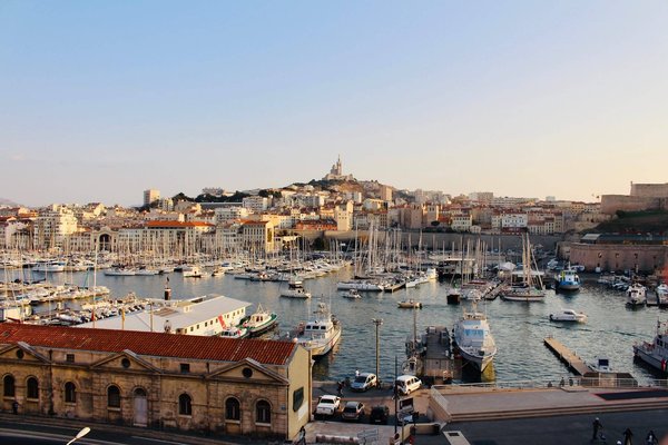Quelles sont les meilleures localisations pour un immobilier près d'un port de plaisance ?